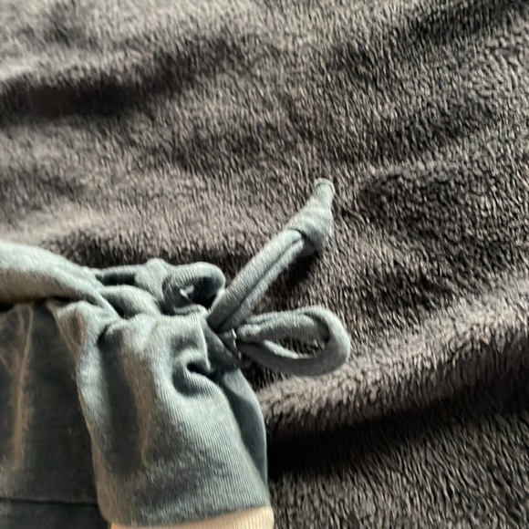 Adorable short skirt - made out of reused T Shirts - Picture 3 of 3